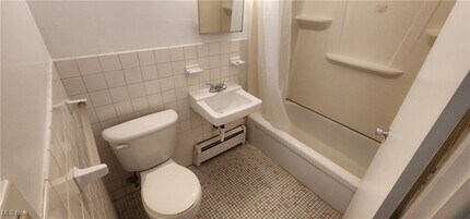 12810 Detroit Ave in Lakewood, OH - Building Photo - Building Photo