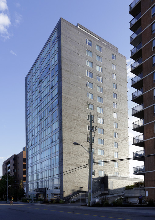 SoHo Parkway in Ottawa, ON - Building Photo