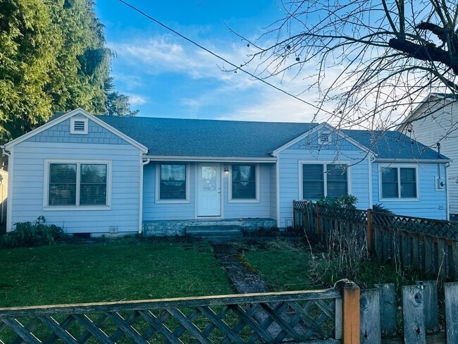 property at 4211 NE 44th St