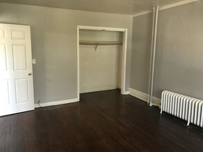 2600 Kingman Blvd-Unit -41 in Des Moines, IA - Building Photo - Building Photo