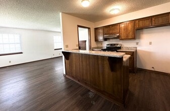 115 E Canton St in Broken Arrow, OK - Building Photo - Building Photo