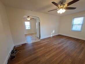 10 Commodore Dr in Newport News, VA - Foto de edificio - Building Photo