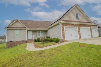 74 Jaylin Oaks Dr in Spring Lake, NC - Building Photo - Building Photo