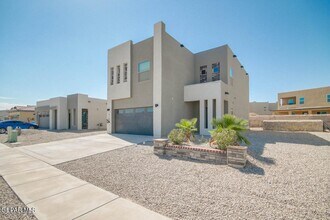 916 Mormon Tea Dr in Socorro, TX - Building Photo - Building Photo