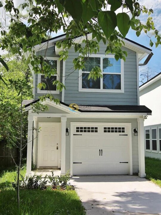 8026 Galveston Ave in Jacksonville, FL - Building Photo