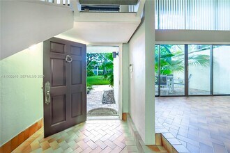 19212 NE 25th Ave in Miami, FL - Building Photo - Building Photo