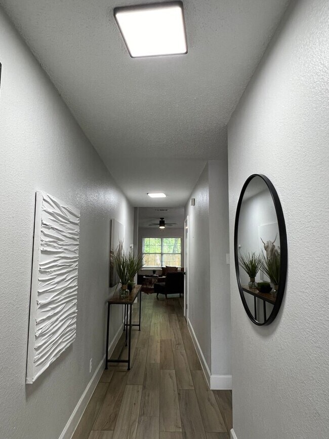 9618 Copper Creek Dr in Austin, TX - Foto de edificio - Building Photo