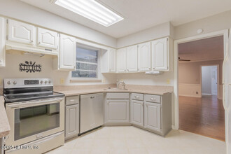 5430 Woodwind Terrace in Jacksonville, FL - Building Photo - Building Photo