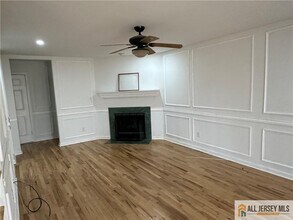 352 Bowler Ct in Piscataway, NJ - Building Photo - Building Photo