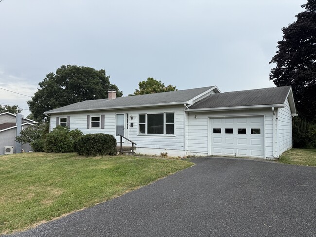135 Nittany St in Pleasant Gap, PA - Building Photo - Building Photo