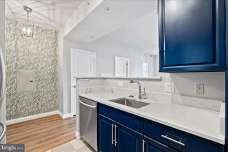 11760 Sunrise Valley Dr in Reston, VA - Building Photo - Building Photo