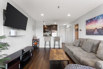 133 Commander Shea Blvd in Quincy, MA - Building Photo - Building Photo