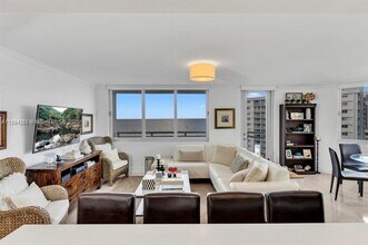 7135 Collins Ave in Miami Beach, FL - Building Photo - Building Photo