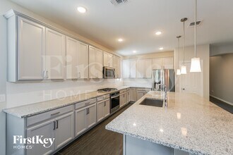 9714 Birdsnest Ct in Spring, TX - Foto de edificio - Building Photo