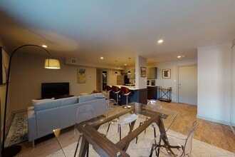 Garrett on the Green in Dallas, TX - Foto de edificio - Building Photo