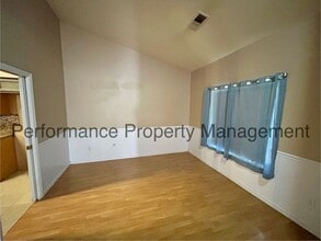 4000 Ocean Breeze Ave in Bakersfield, CA - Building Photo - Building Photo