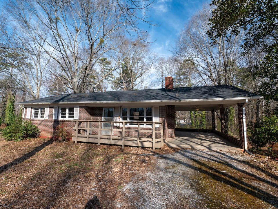 112 Terez Dr in Seneca, SC - Building Photo