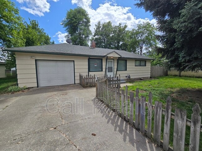 property at 7610 E S Riverway Ave