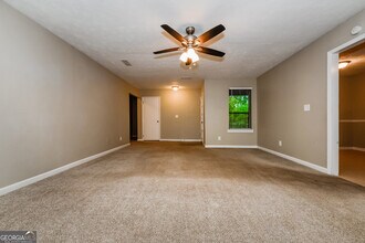 5744 Mountain Park Way in Douglasville, GA - Building Photo - Building Photo