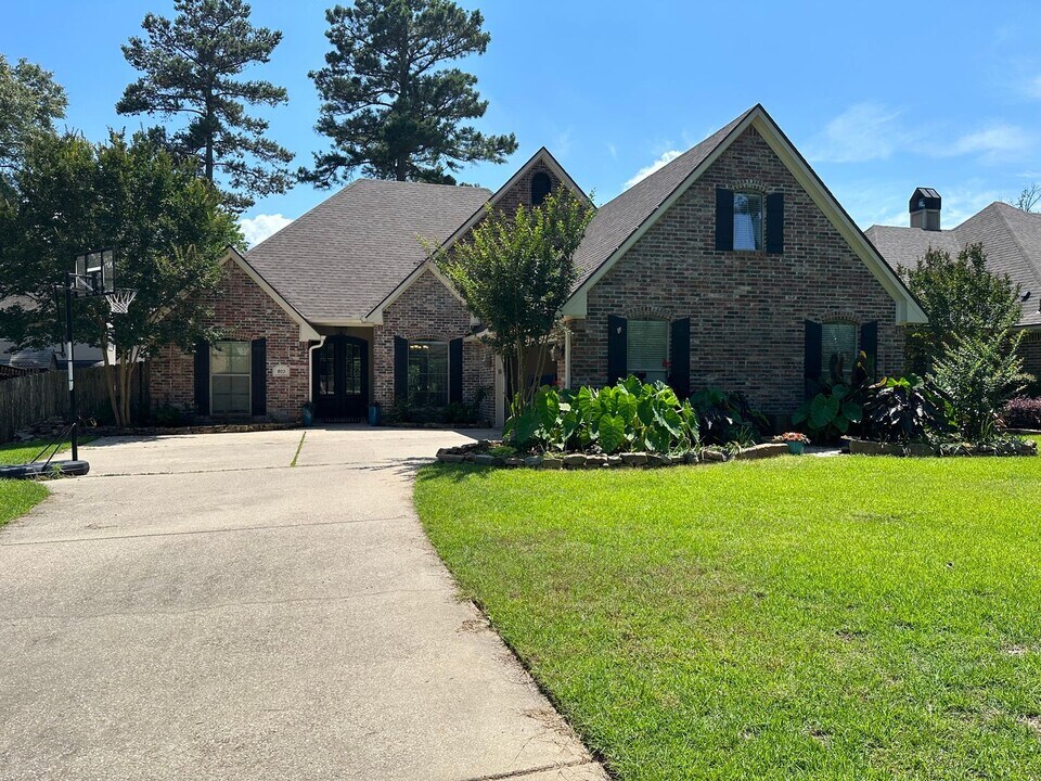 802 Grey Fox Cir in Haughton, LA - Building Photo