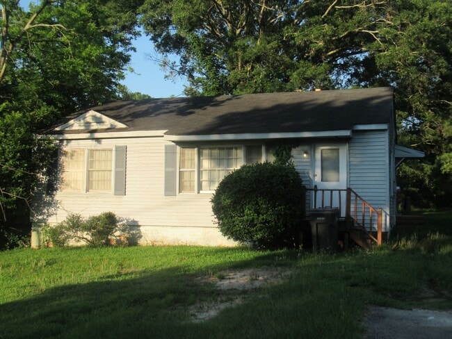 property at 2218 Lindsey Rd