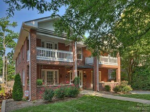 2104 Park Rd, Unit 2 in Charlotte, NC - Building Photo - Building Photo