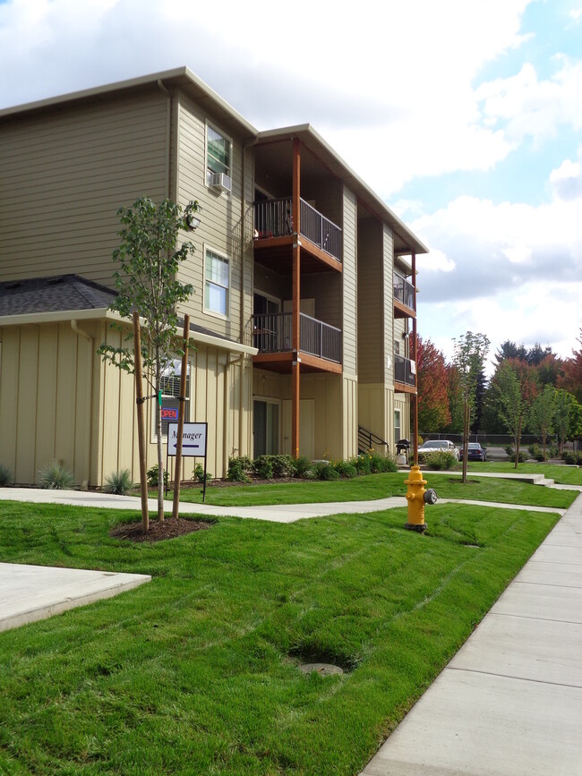 Catron Place Apartments in Monmouth, OR - Building Photo - Building Photo