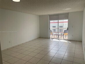 3588 Collins Ave in Miami Beach, FL - Building Photo - Building Photo