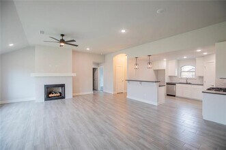 1029 Autumn Royal Ave in Lowell, AR - Building Photo - Building Photo