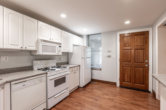1819 W Cortland St, Unit 1f