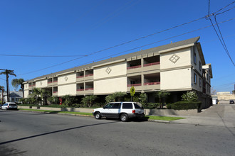 Ross Apartments in Santa Ana, CA - Building Photo - Building Photo