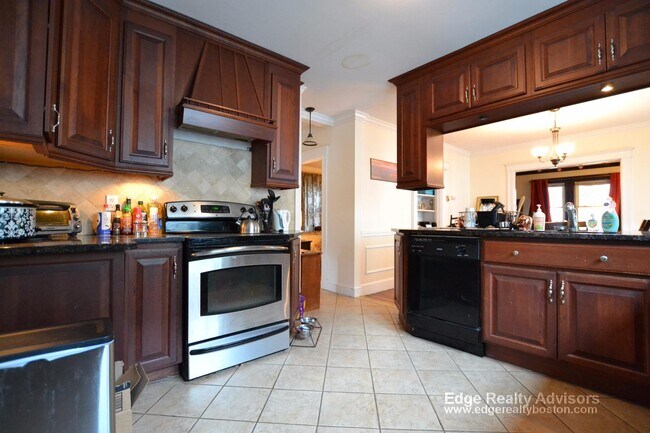 76 Hobart St, Unit 1