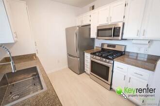 7647 Mission Gorge Rd-Unit -23 in San Diego, CA - Building Photo - Building Photo