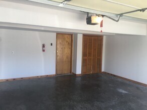 2509 Crestline Cir in Lawrence, KS - Building Photo - Building Photo