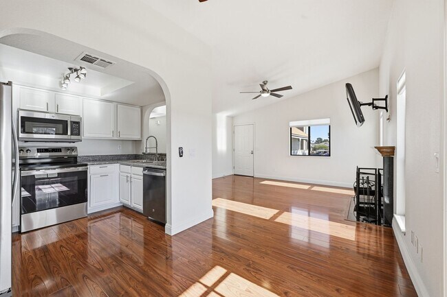 2212 Sunfish Dr in Henderson, NV - Building Photo - Building Photo