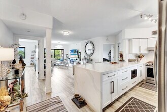 2105 Lavers Cir in Delray Beach, FL - Building Photo - Building Photo