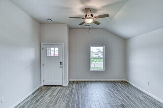 2724 Varenna Ct in Norman, OK - Building Photo - Building Photo
