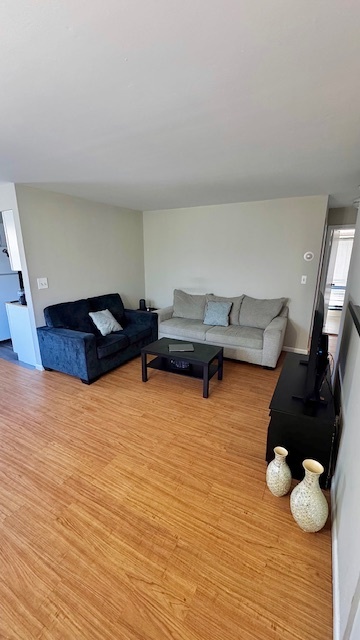 202 12th St, Unit 1 in Palisades Park, NJ - Foto de edificio - Building Photo