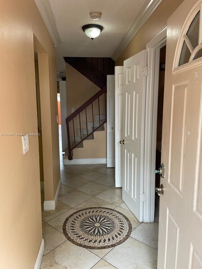 10851 SW 6th St-Unit -5 in Miami, FL - Foto de edificio - Building Photo