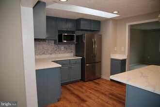 10622 Cavalcade St in Great Falls, VA - Building Photo - Building Photo