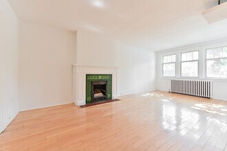 182 Belsize Dr in Toronto, ON - Building Photo - Building Photo