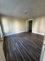 242 E High St in Manchester, NH - Building Photo