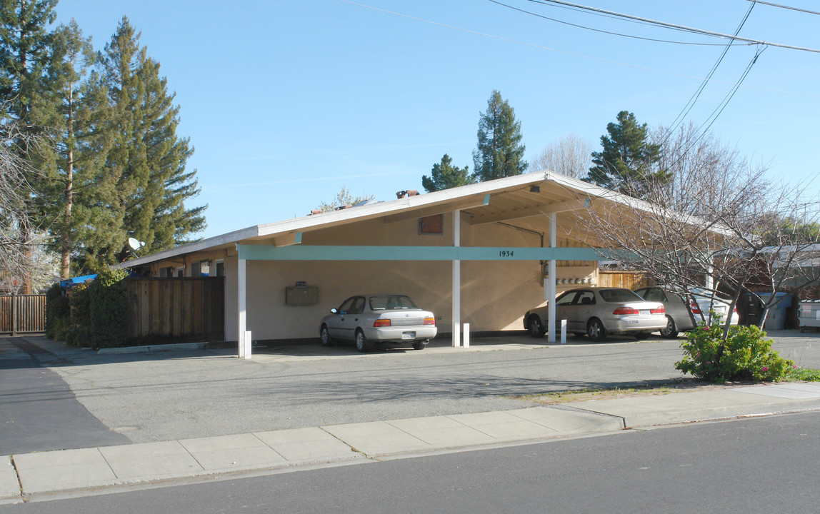 1934 Montecito Ave in Mountain View, CA - Building Photo