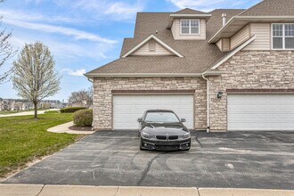 4666 Sagewood Cir in Pleasant Prairie, WI - Building Photo - Building Photo