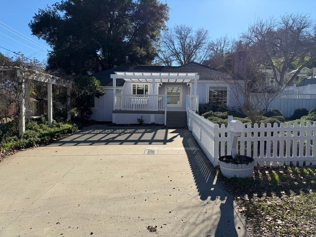 416 6th St in Paso Robles, CA - Building Photo - Building Photo