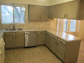 4206 Harcourt Dr in Austin, TX - Building Photo - Building Photo