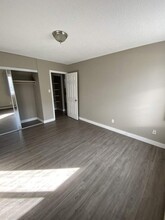 Gilford Apartments in Edmonton, AB - Building Photo - Building Photo