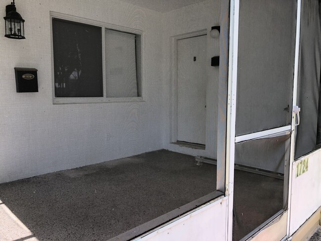 1724 Rodman St, Unit A in Hollywood, FL - Building Photo - Building Photo
