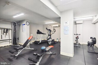 4000 Tunlaw Rd NW, Unit 611 in Washington, DC - Building Photo - Building Photo