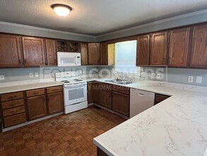 5524 Robinridge Rd in Greensboro, NC - Building Photo - Building Photo